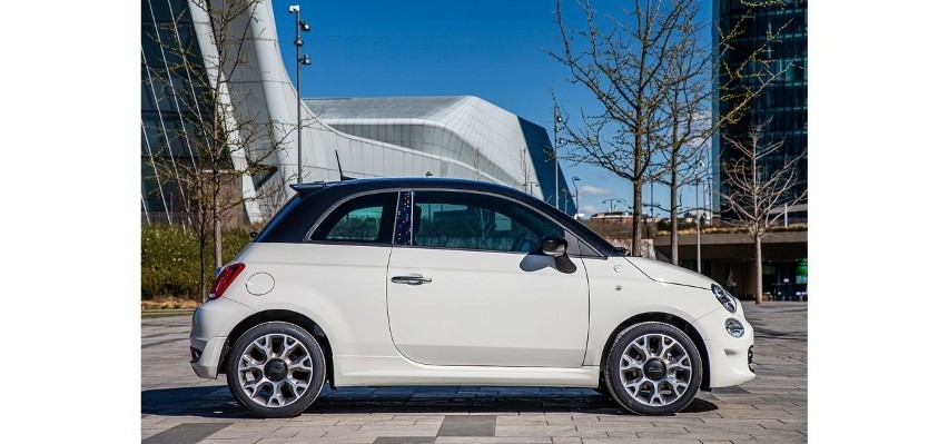 Fiat 500 z asystentem Google...