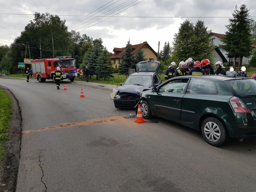 Jedna osoba ranna w jednej z dwóch kolizji na wadowickich drogach