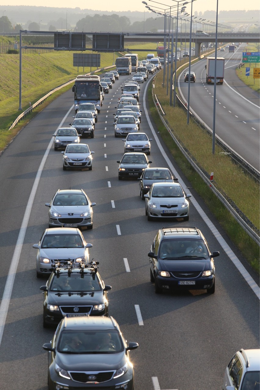 Korek na autostradzie A4 w Gliwicach. Kolejny jest w...