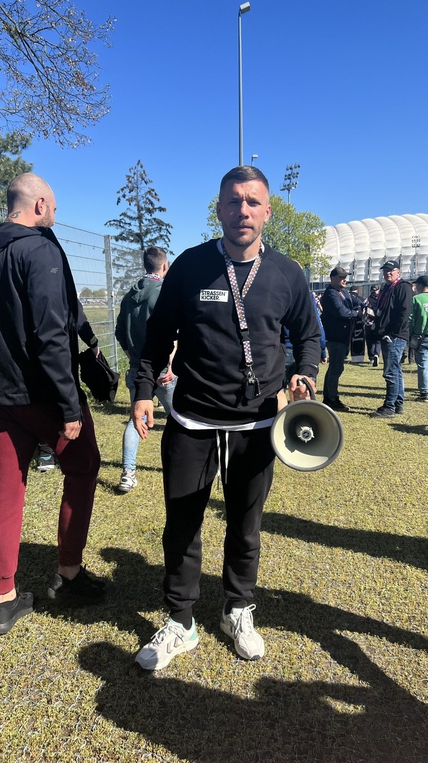 Lukas Podolski na meczu Górnika Zabrze w Poznaniu z Lechem.