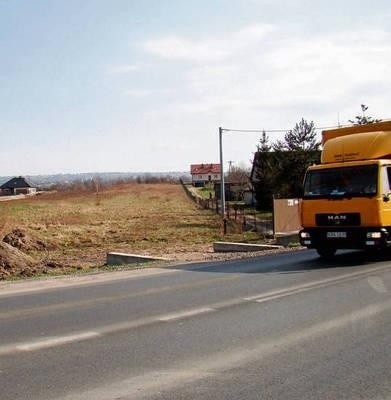 Status terenów budowlanych otrzymają działki wzdłuż drogi krajowej FOT. EWA TYRPA