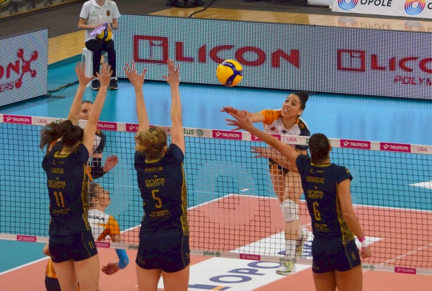 Uni Opole - Grupa Azoty Chemik Police 3-1.