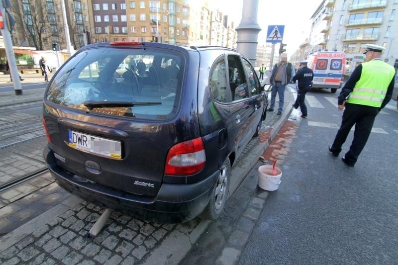 Wrocław: Wypadek na Poniatowskiego. Cztery osoby ranne (ZDJĘCIA)