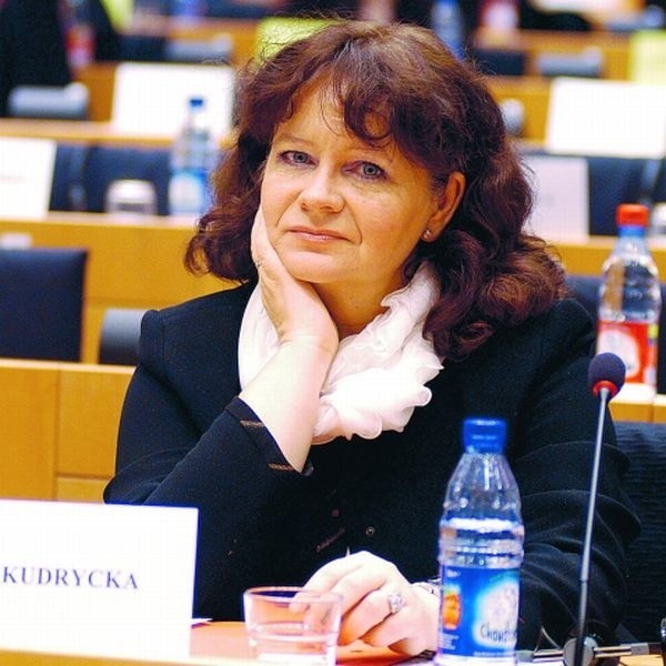 Minister Barbara Kurdrycka dla ministerialnej teki poświęciła fotel eurodeputowanego