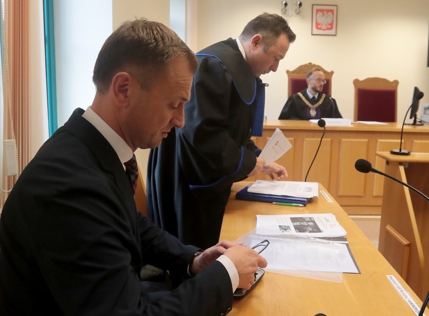 Poseł Sławomir Nitras wygrał proces z ministrem Markiem Gróbarczykiem
