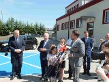 Zakończyła się budowa szatni Szkoły Podstawowej numer 1 w Starachowicach. Było uroczyste otwarcie, z ważnymi gośćmi. Zobacz zdjęcia