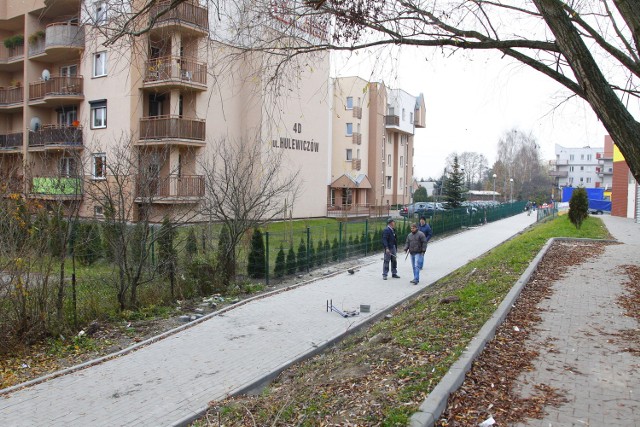 Chodnik przy ul. Hulewiczów utwardzono kostką brukową