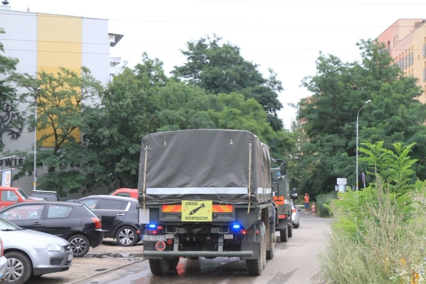 Bomba na Legnickiej. Ulica zamknięta, ewakuacja mieszkańców