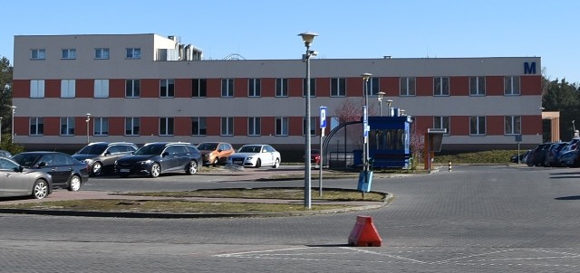 Dyrekcja szpitala w Grudziądzu podjęła decyzję o zawieszeniu pracy jednego z bloków psychiatrii dla dorosłych. Pacjenci są zrozpaczeni i proszą o przywrócenie oddziału.