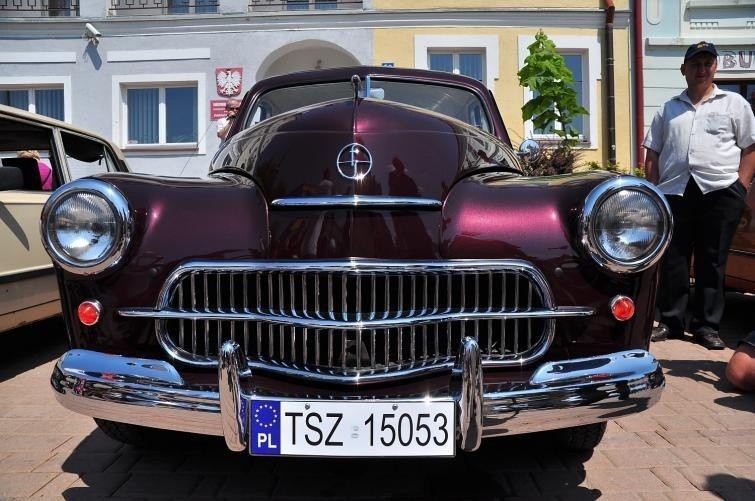 Warszawa z 1960 roku była jednym z najstarszych pojazdów,...
