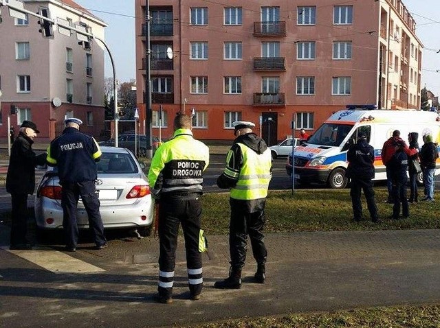 Na skrzyzowaniu ulic Chodkiewicza i Sułkowskiego doszło do kolizji