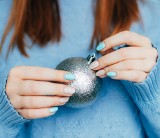 Świąteczny manicure prosto od stylistek z Lubelszczyzny. Zobacz inspiracje na grudzień 2021