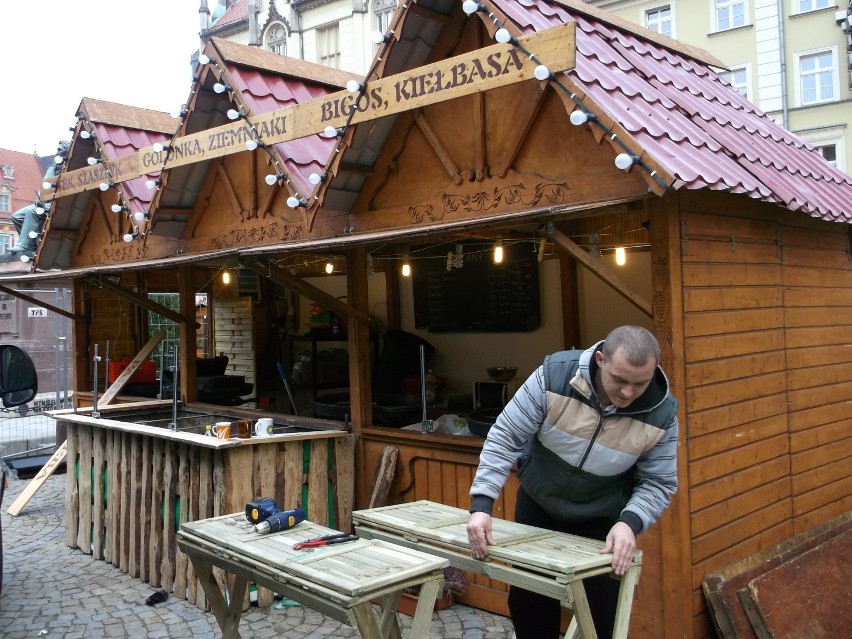 Kiełbasy, karkówki, szaszłyki - wybór mięs będzie bogaty....