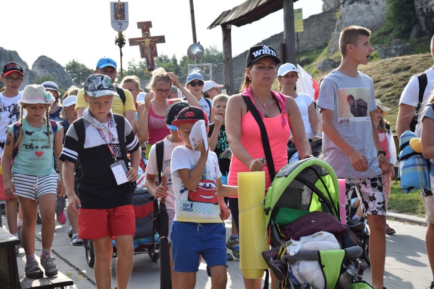 Wspólnota Śródmiejska wyruszyła z Podzamcza do Częstochowy