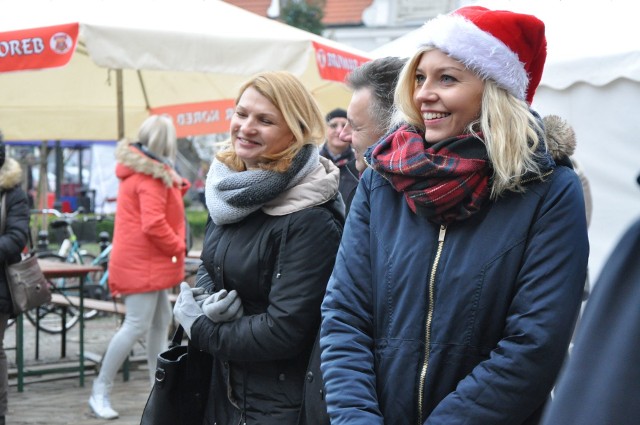 Powiatowy Jarmark Bożonarodzeniowy w Kluczborku rozpocznie się w piątek, potrwa do soboty.