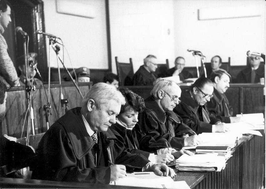 Koniec procesu morderców księdza Jerzego Popiełuszki [Kalendarium 50-lecia "Nowości" - film i archiwalne zdjęcia]