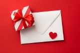 Kartki i życzenia na Walentynki. Wyślij najbliższym kartkę online lub list! Pobierz darmowe wzory [PDF]