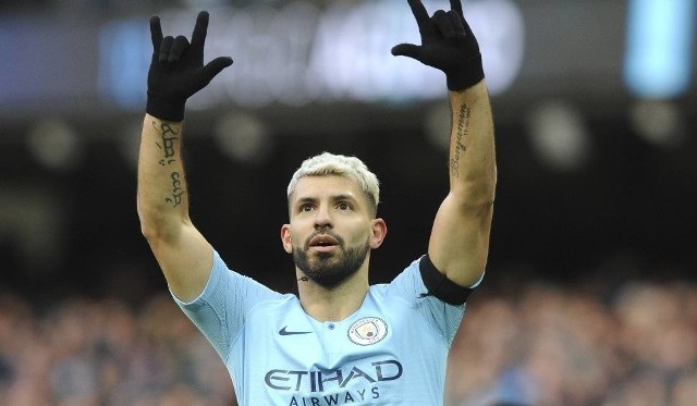 Sergio Aguero i jego koledzy z Manchesteru City liczą na korzystny wynik w Gelsenkirchen