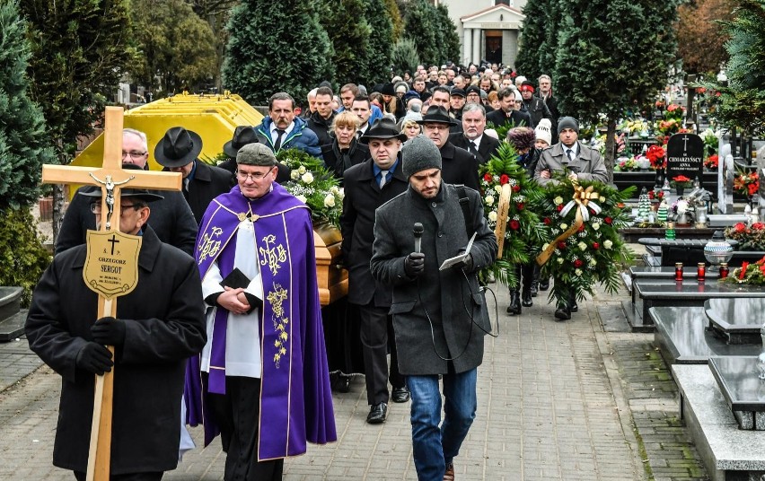 W poniedziałek na cmentarzu parafialnym przy ul....