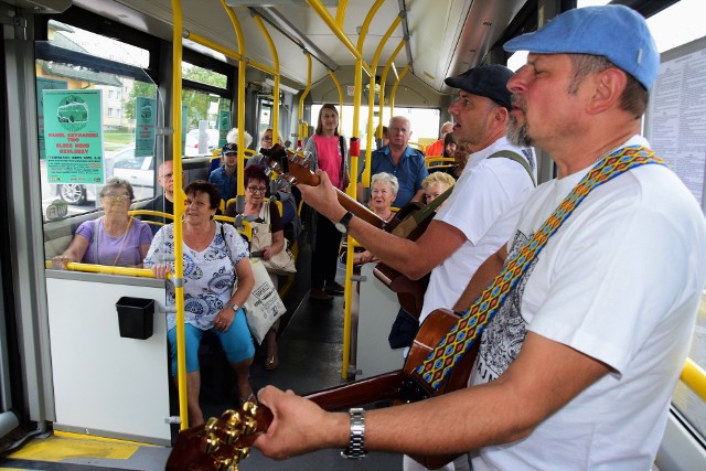 Dziś (17 sierpnia) o godzinie 18 w Parku Solankowym w Inowrocławiu rozpoczyna się VII Blues Ino Festiwal. Zagrają trzy zespoły prezentujące różne odcienie bluesa. A będą to: Paweł Szymański Trio, Blues Menu oraz inowrocławscy Szulerzy (inicjator festiwalu). Sporą atrakcją imprezy był jak zwykle blues-bus, czyli autobus Miejskiego Przedsiębiorstwa Komunikacyjnego, w którym rozbrzmiewała muzyka bluesowa. Pasażerom przygrywał duet Bluesferajna.Posłuchajcie: