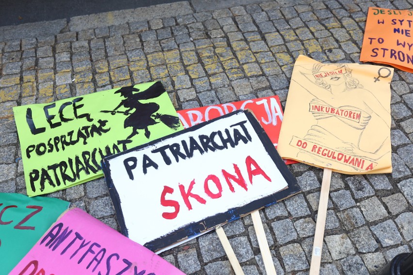 II marsz pro choice, Warszawa. Protestujący wyszli na ulice...