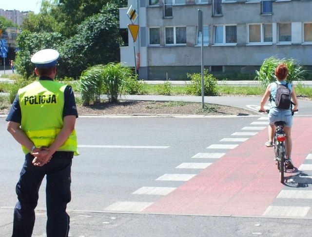 Przepisy ruchu drogowego obowiązują wszystkich użytkowników dróg.