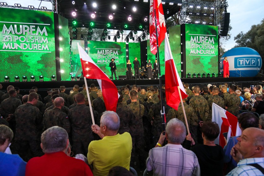 Koncert TVP „Murem za polskim mundurem”