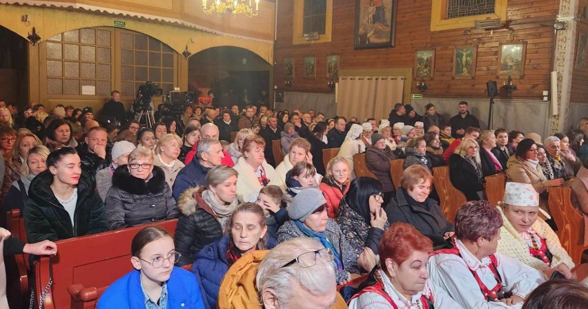 Cygańskie kolędowanie z Patrycją Runo - koncert w kościele w Dąbrówce odbył się 12.12.2023