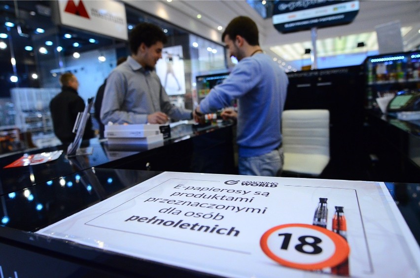 Wstrzymano sprzedaż e-papierosów