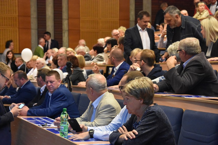 Debata prezydencka 2018 w Rybniku: sześciu kandydatów na urząd prezydenta odpowiada na pytania