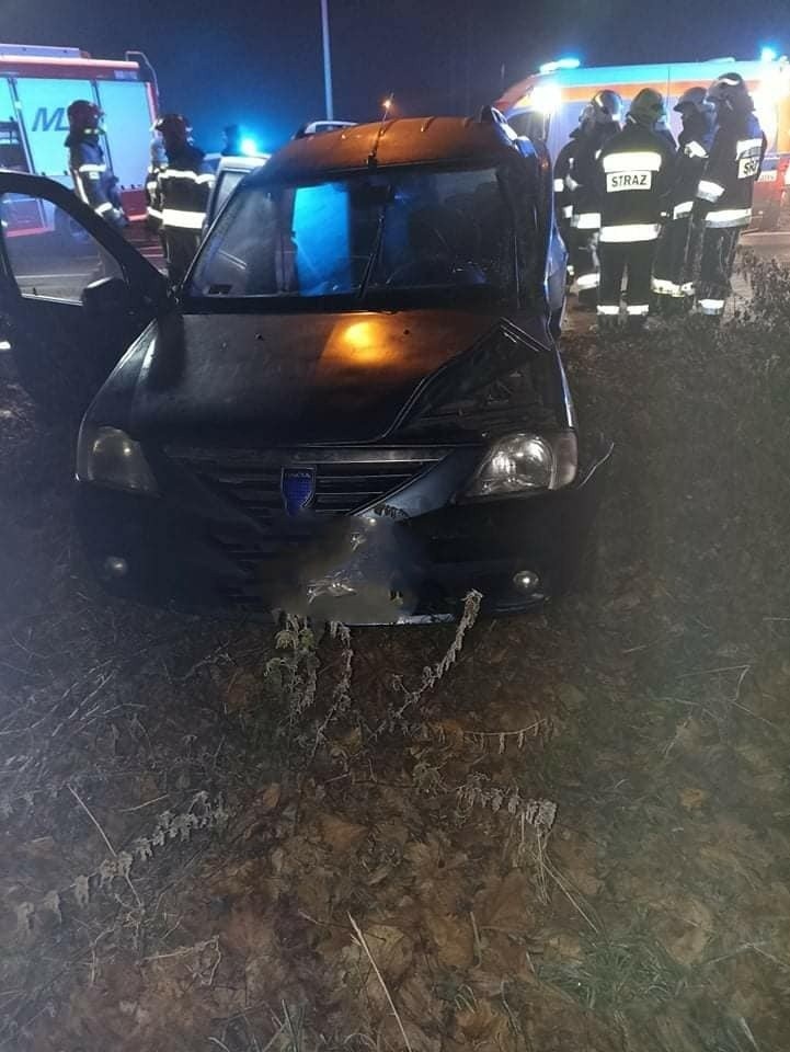 Groźny wypadek w Zwoleniu. Po zderzeniu dwóch samochodów na drodze krajowej numer 79 - trzy osoby ranne, zmarł jeden z kierowców (ZDJĘCIA)