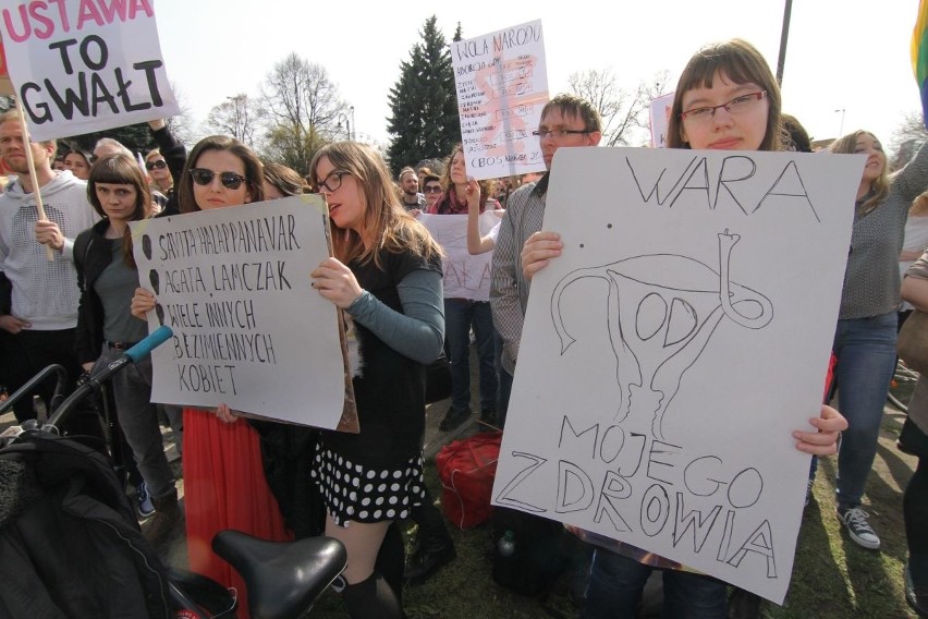 Wrocław: Kobiety przeciw ustawie antyaborcyjnej [ZDJĘCIA] 