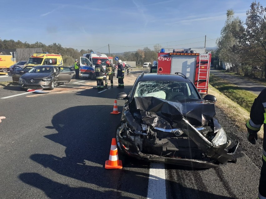 Wypadek na zakopiance w Krzyszkowicach. Sześć osób rannych [KRÓTKO]