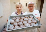 Pączki na tłusty czwartek już się smażą. Zobacz zdjęcia