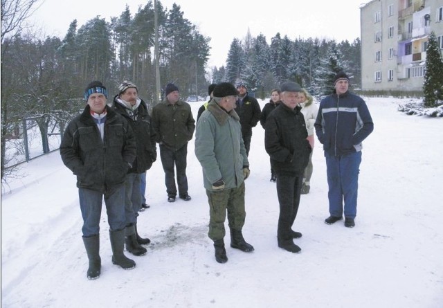 W antyśmieciowy protest zaangażowała się większość mieszkańcy osiedla Leśnego. Mimo przenikliwego zimna stali na drodze od rana do nocy.