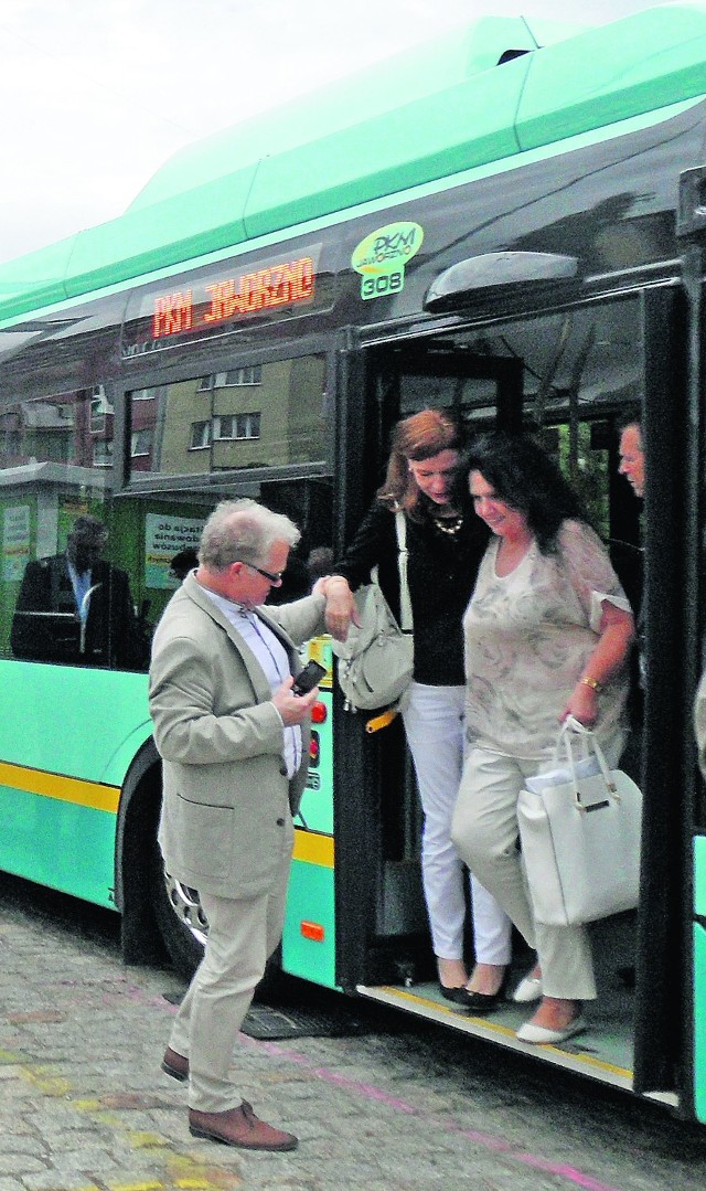 Zamiast decydować samodzielnie, warto by o zdanie w sprawie metropolii zapytać  jaworznian