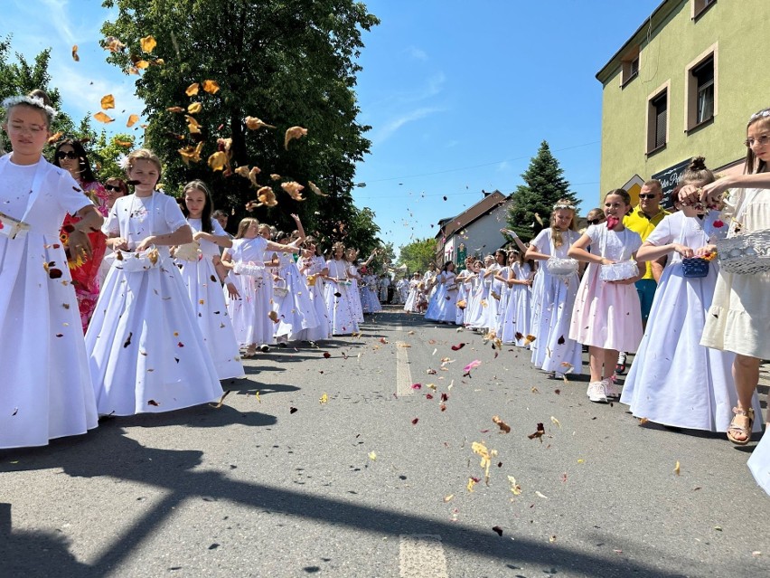 Boże Ciało w Tomaszowie Mazowieckim. Procesja, która wyszła...