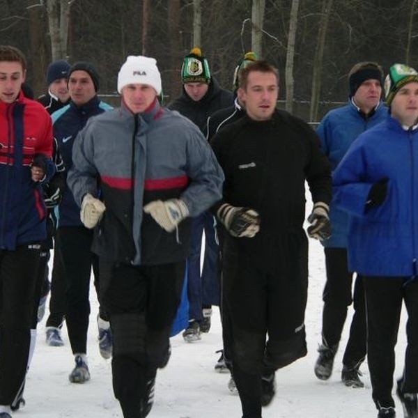 Piłkarze pierwszoligowej Stali Stalowa Wola wznowili treningi po świąteczno-noworocznej przerwie.
