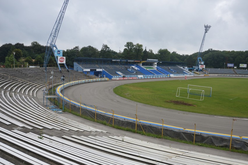 Stan techniczny Stadionu Miejskiego w Tarnowie stanowi...