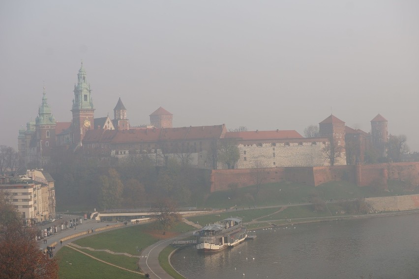 Smog Wawelski. I jak tu oddychać? [ZDJĘCIA]