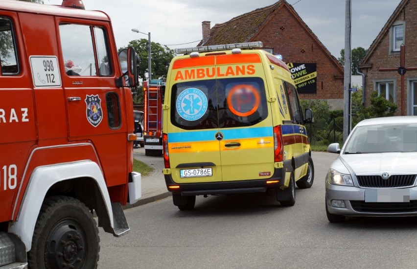 W Krępie Słupskiej Mercedes wjechał w motorower