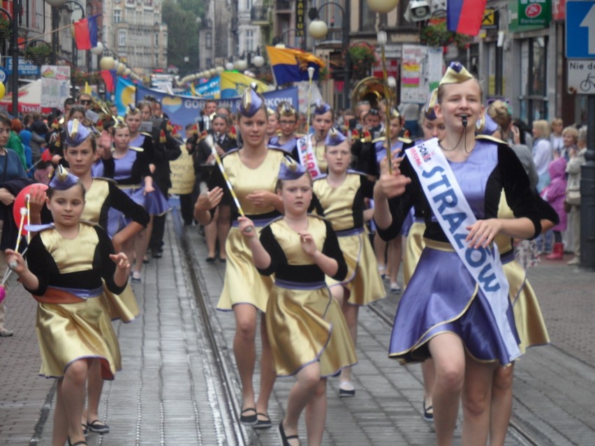 Parada ulicą Wolności w Chorzowie
