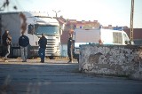 Wypadek w Kwidzynie. Naczepa ciężarówki przygniotła mężczyznę