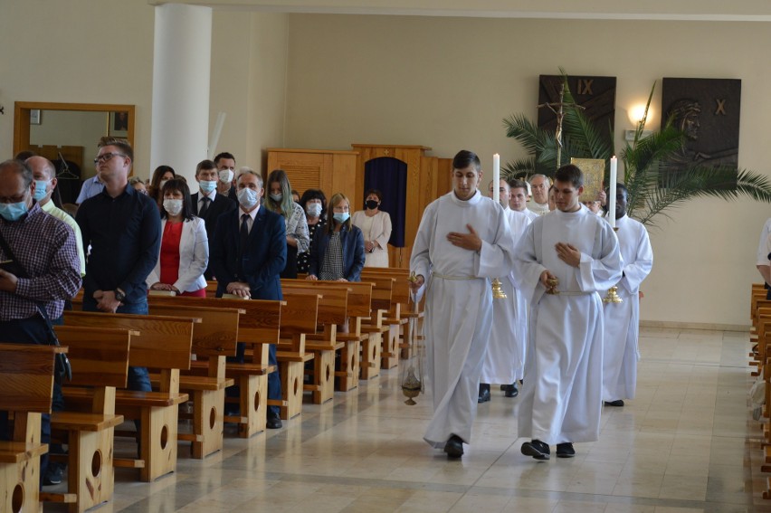 Pielgrzymka srebrnych jubilatów małżeńskich. Spotkali się w niedzielę w Opolu