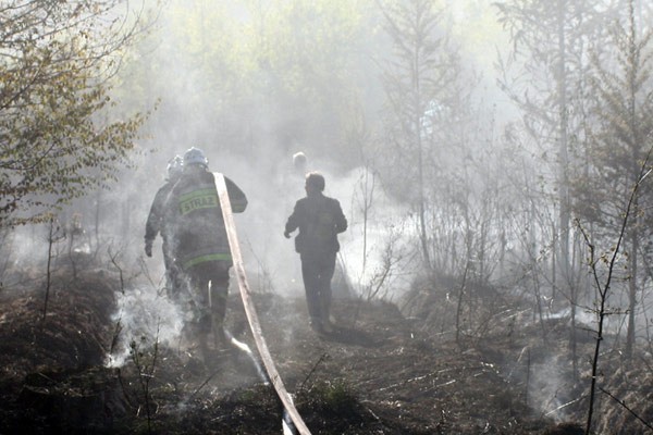 87-letniego mężczyznę znaleźli na pogorzelisku strażacy.