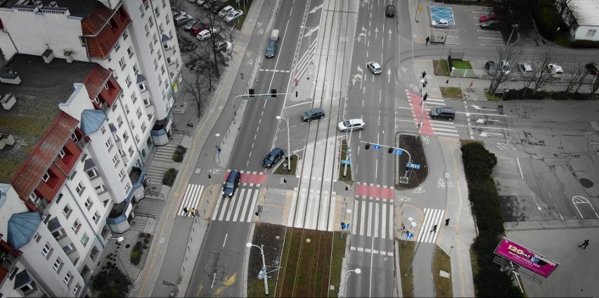 Dodatkowe prace drogowe na ul. Długiej potrwają kilka...