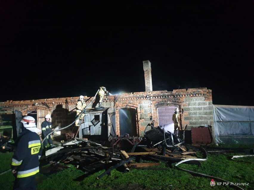 Pożar w Ulatowie-Czerniakach. 23.04.2021 spłonął budynek gospodarczy. Zdjęcia