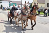 Procesje konne w Poniedziałek Wielkanocny - unikatowa tradycja na Śląsku. Kawalkady można zobaczyć tylko w naszym regionie ZDJĘCIA