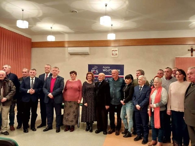 Szefowa partii w naszym okręgu, poseł Agata Wojtyszek, senator Jarosław Rusiecki i poseł Andrzej Kryj rozmawiali o problemach mieszkańców Kunowa