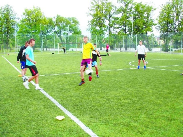 Wczoraj piłkarze Płomienia Ełk spotkali się na krótkim treningu na Orliku przy Szkole Podstawowej nr 7. Kolejny mecz zagrają już w czwartek.